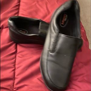 Slip on resistant safety shoes